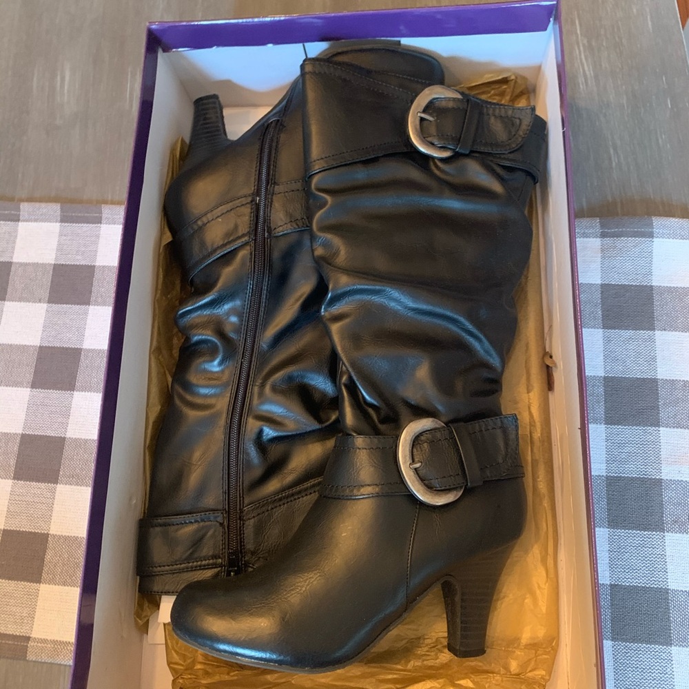 Heeled boots